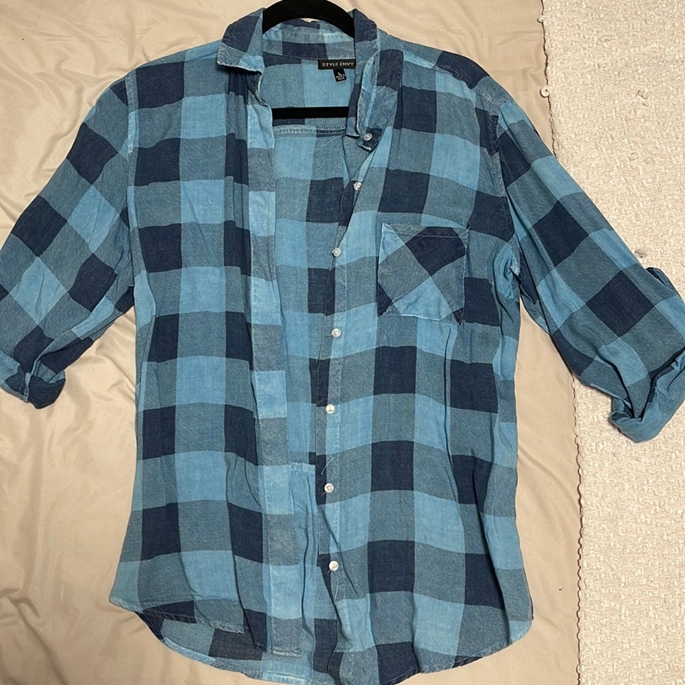 Blue plaid button up shirt! Sleeves can be rolled up or left down :) like new